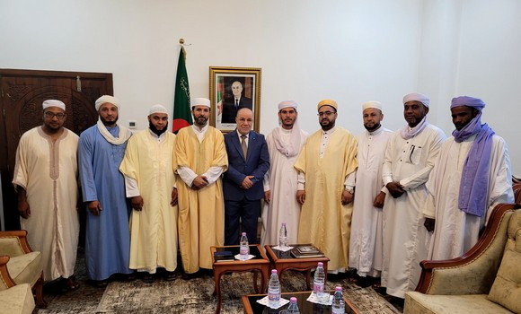 Belmehdi reçoit le troisième groupe d’imams envoyés en formation à l’Académie d’Al-Azhar