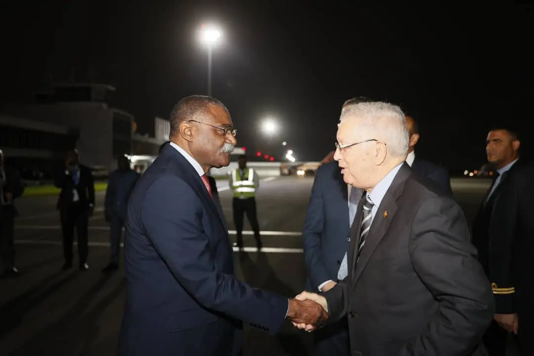 Représentant le président de la République Nasri arrive à Luanda pour participer au 3e Sommet sur le financement du développement des infrastructures en Afrique