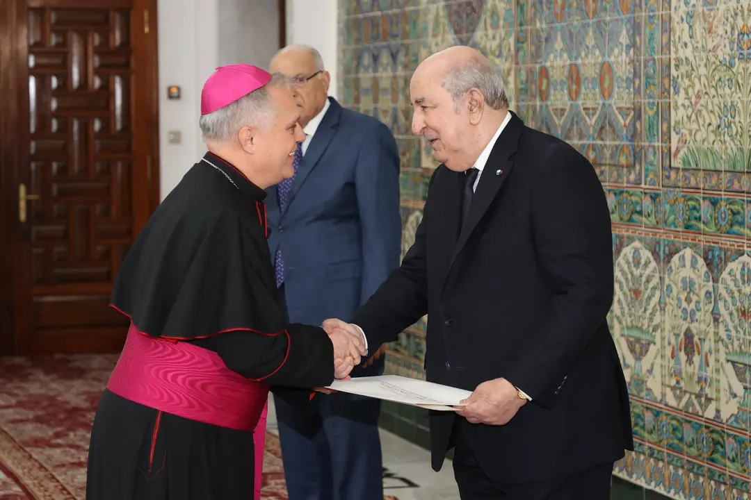 Le président de la République reçoit les lettres de créance du nouvel ambassadeur du Vatican