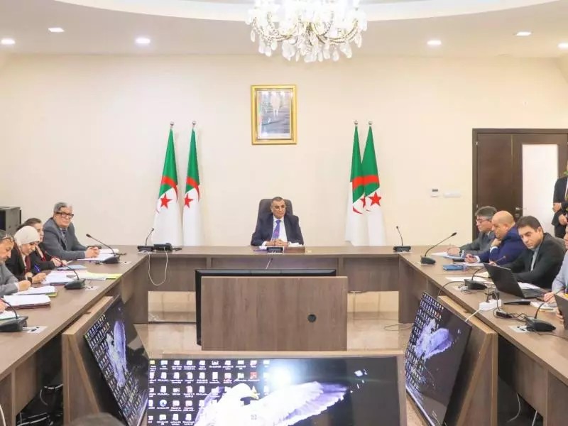 Réunion interministérielle pour arrêter les procédures de réalisation de la ligne Laghouat-Ghardaïa-El Menia