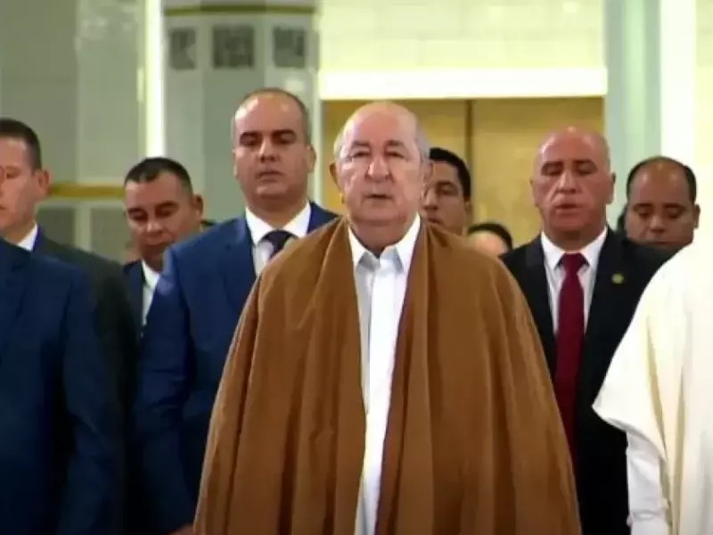 Le président de la République accomplit la prière de l&rsquo;Aïd El-Fitr à Djamaâ El-Djazaïr