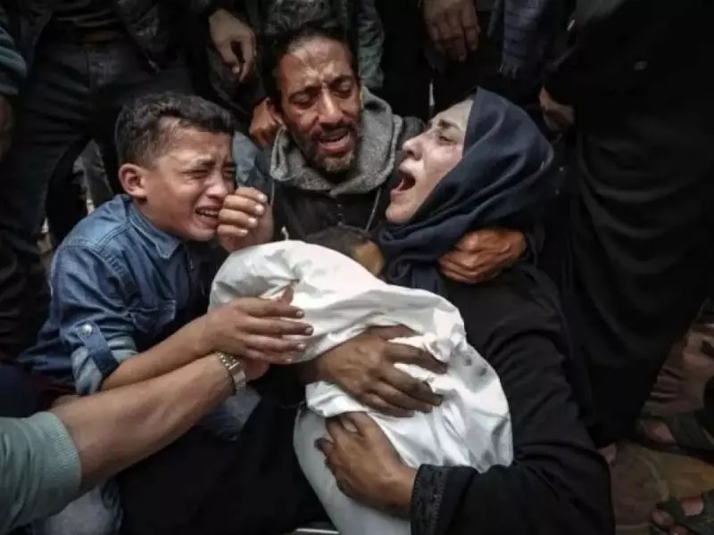 Ghaza : trois martyrs et plusieurs blessés dans un bombardement sioniste