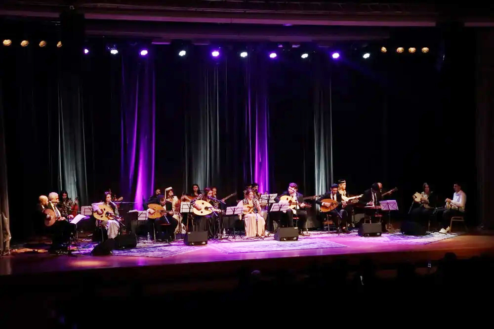 L&rsquo;association « El Djazira » de musique andalouse anime un concert à Alger : Sous les Applaudissements et les youyous du public