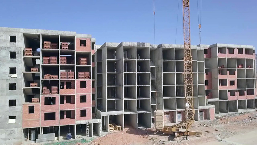 Construction de 200 logements sociaux à Saïda : Le projet atteint 50 % d’avancement