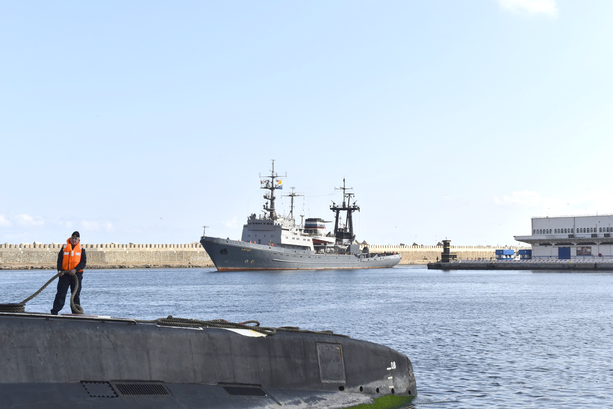 Une unité de la flotte militaire russe fait escale au port d’Oran