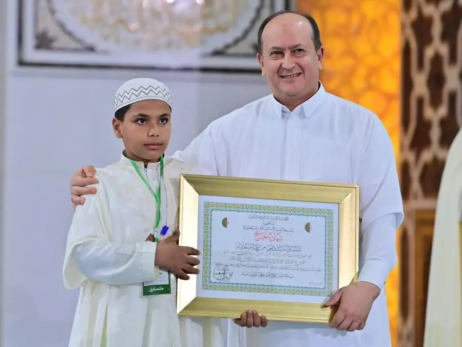 Le Premier ministre préside la cérémonie de distinction des lauréats du concours de récitation du Saint Coran à l’occasion de Laylat Al-Qadr