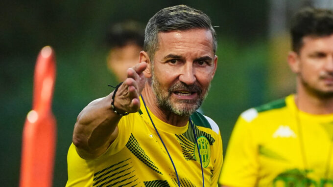 JS Kabylie : Zinnbauer s’en va, Bensafi prend le relai