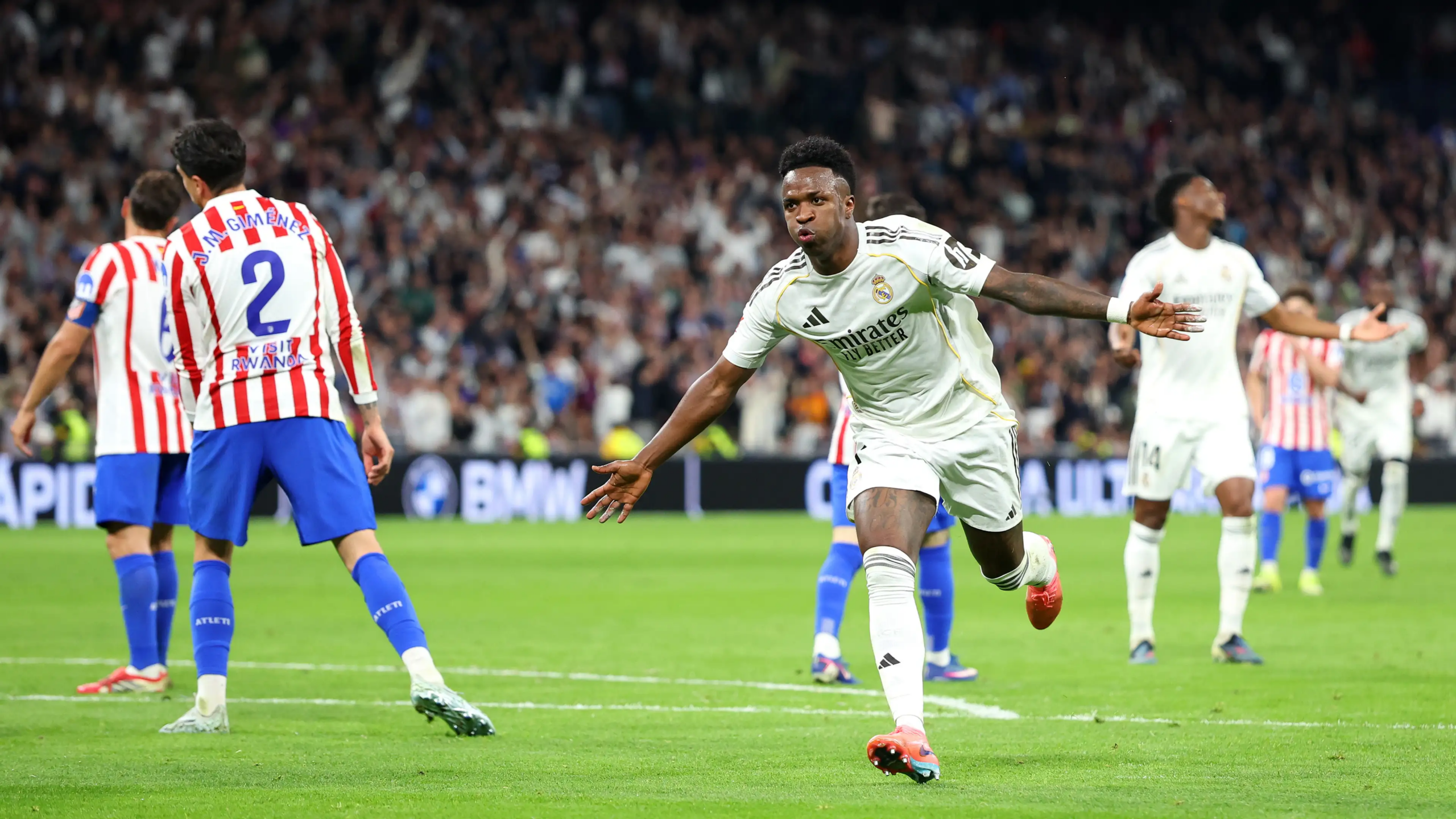 Football/Real Madrid – Atlético (3-2) : Vinicius et Valverde font plier les Colchoneros