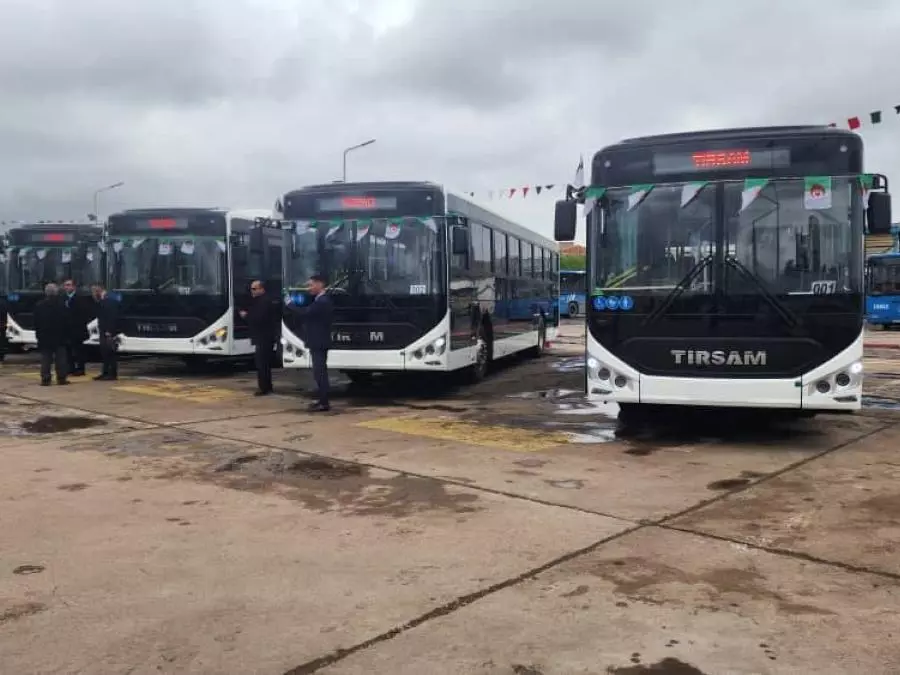 Réception de 50 nouveaux bus pour renforcer le transport urbain à Oran