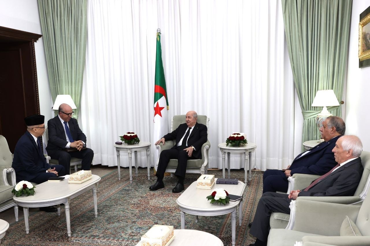 Le président de la République reçoit l&rsquo;ambassadeur de la République d&rsquo;Indonésie en Algérie