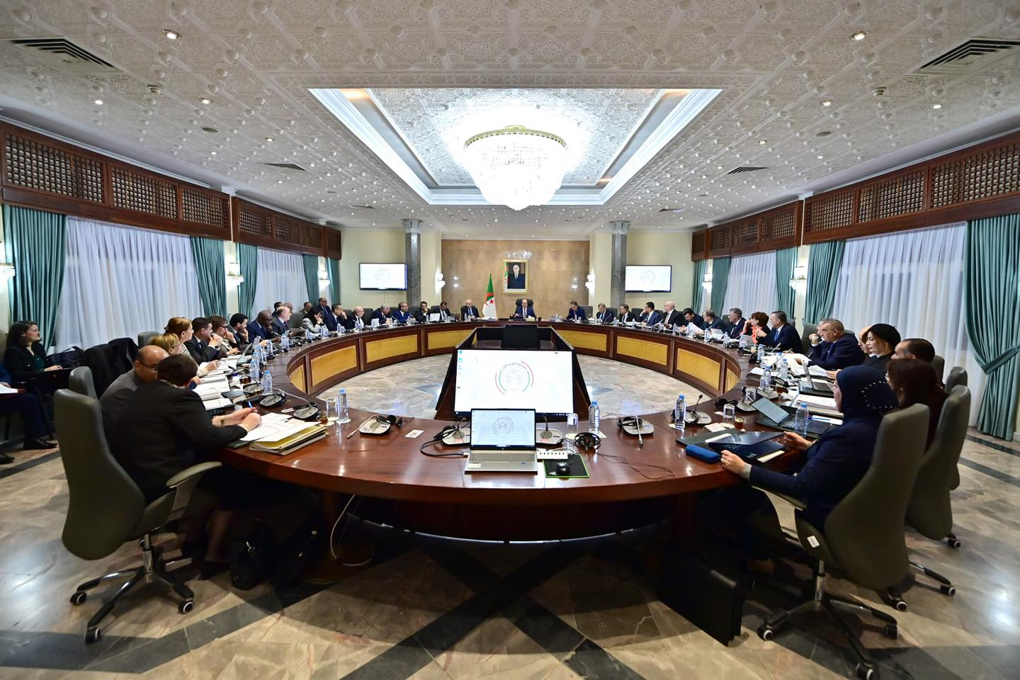Réunion du gouvernement : Accélération des réformes dans l’éducation et les infrastructures