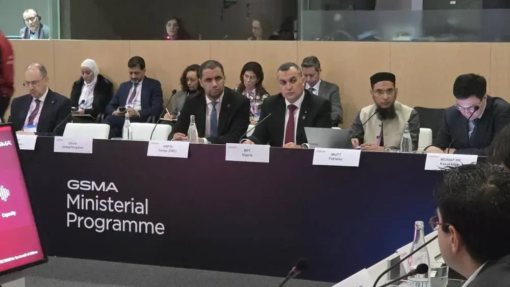 Zerrouki participe au Congrès mondial de la téléphonie mobile à Barcelone