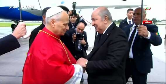Le président de la République accueille le pape Léon XIV à l&rsquo;aéroport international Houari-Boumediene