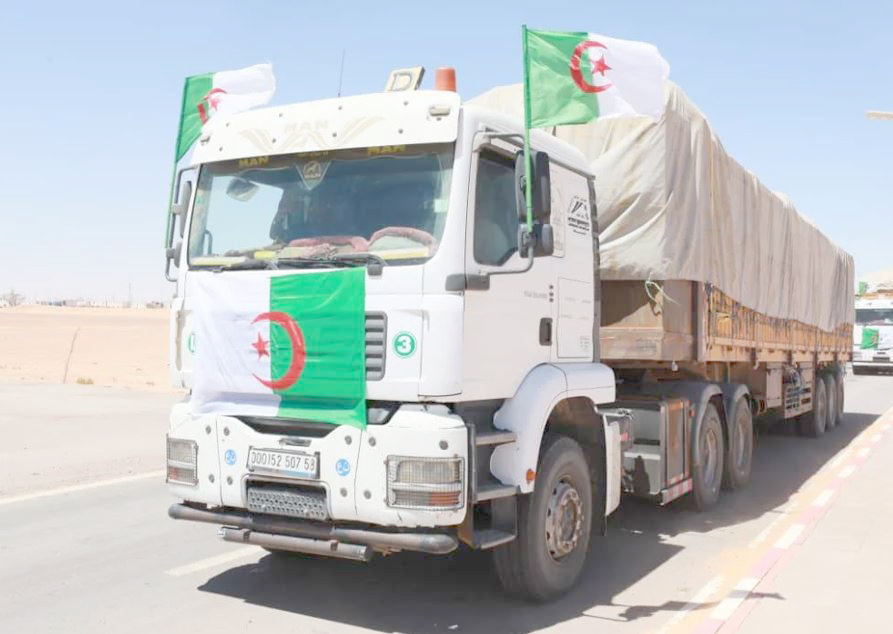 Depuis la wilaya de Tindouf vers la Mauritanie : Lancement d’une opération d’exportation de 33 cargaisons de divers produits