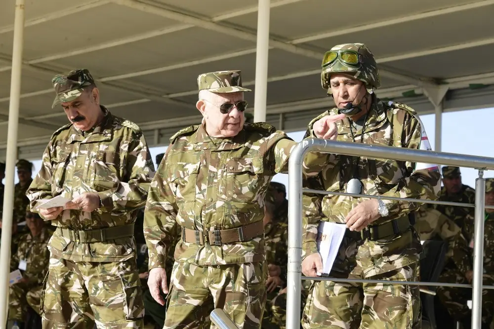 Le Général d&rsquo;Armée Chanegriha supervise à In Guezzam l&rsquo;exécution d&rsquo;un exercice tactique avec munitions réelles