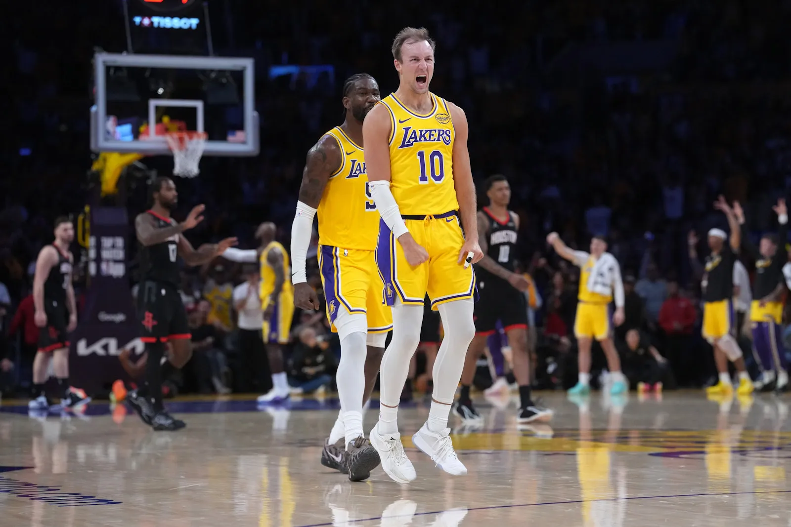Basket-Ball – NBA : LeBron James et Luke Kennard repoussent les Rockets