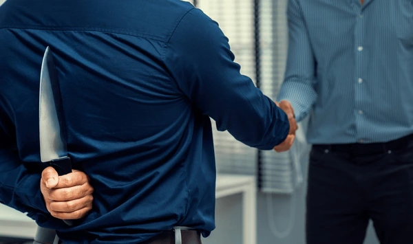 La trahison, cette arme qui éradique la confiance