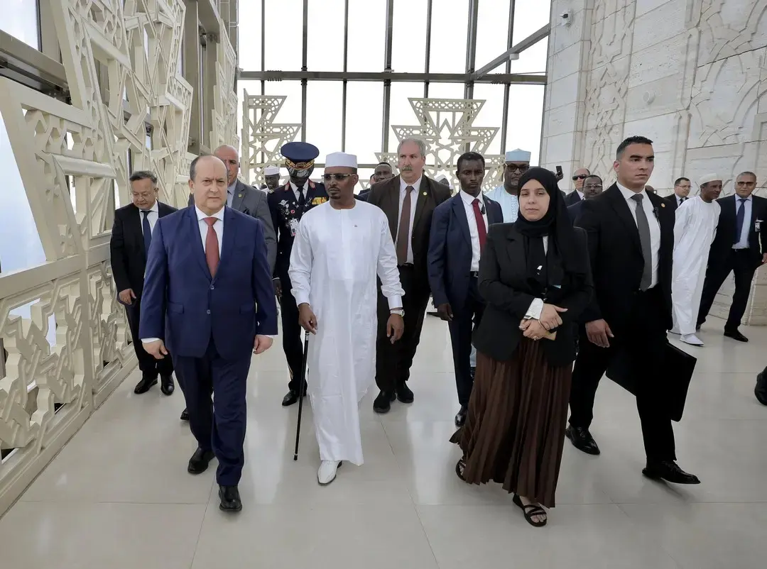 Le président de la République du Tchad visite les structures de Djamaâ El-Djazaïr