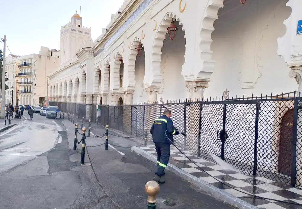 EGCTU : Poursuite de la campagne de nettoyage et d’élimination des graffitis