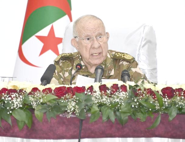 Le général d’armée Chanegriha en visite de travail en 3e Région militaire : «Malgré les grands troubles géopolitiques dans le monde, l’Algérie demeure forte et résiliente»