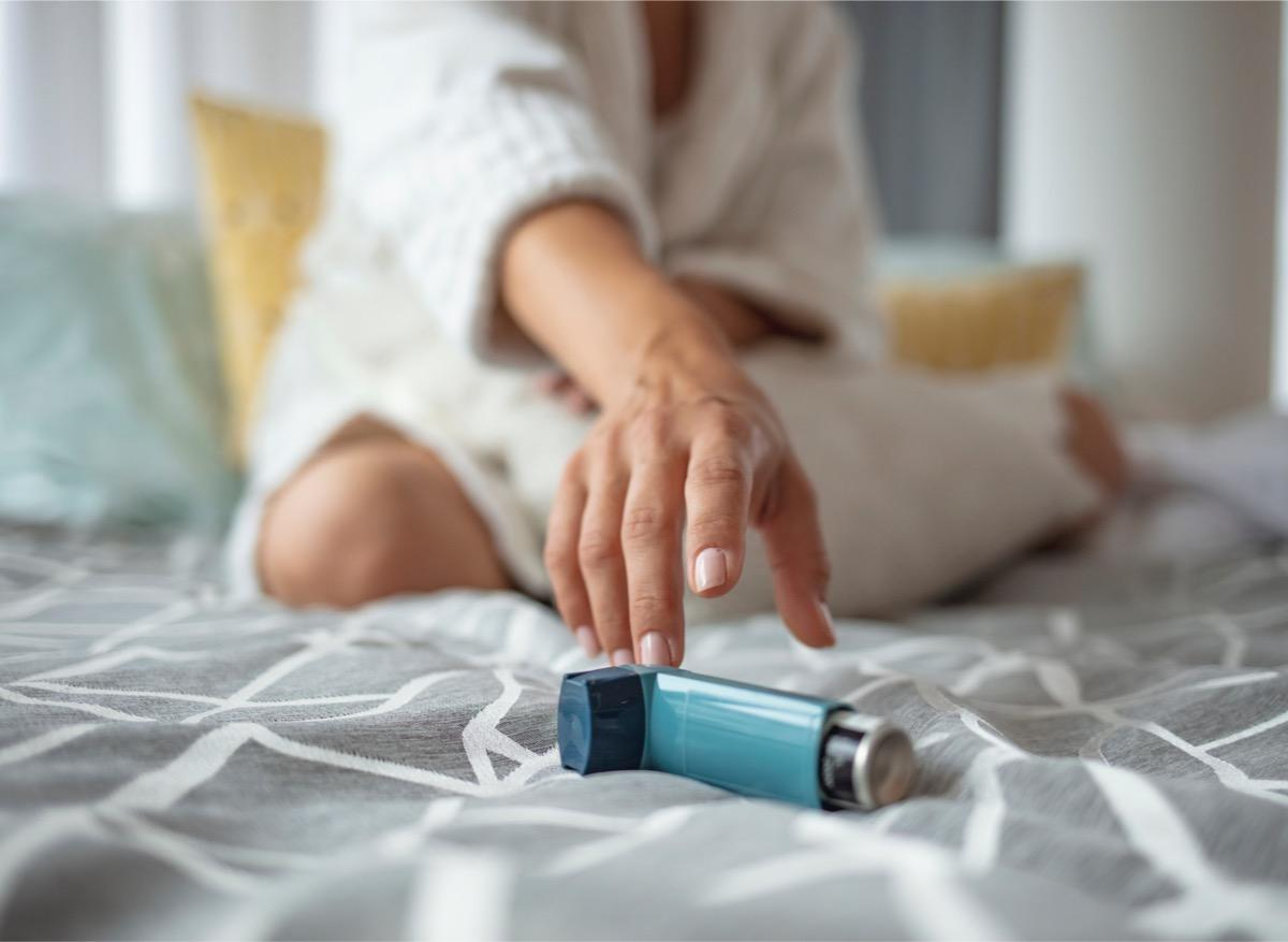 Asthme : Pourquoi les crises empirent la nuit ?