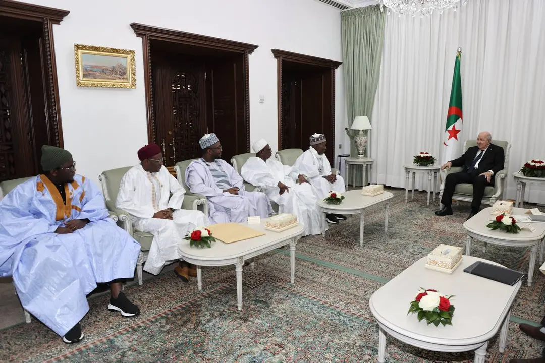 Le président de la République reçoit le Khalife général de la Fayda Tidjania au Sénégal