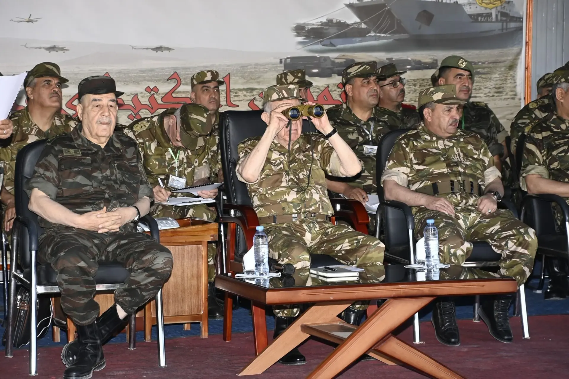 Le Général d&rsquo;Armée Chanegriha supervise à Amdoukal un exercice tactique avec munitions réelles