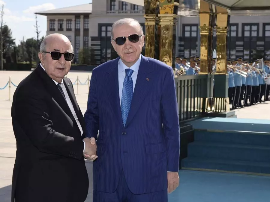 Un accueil officiel réservé au président de la République par son homologue turc