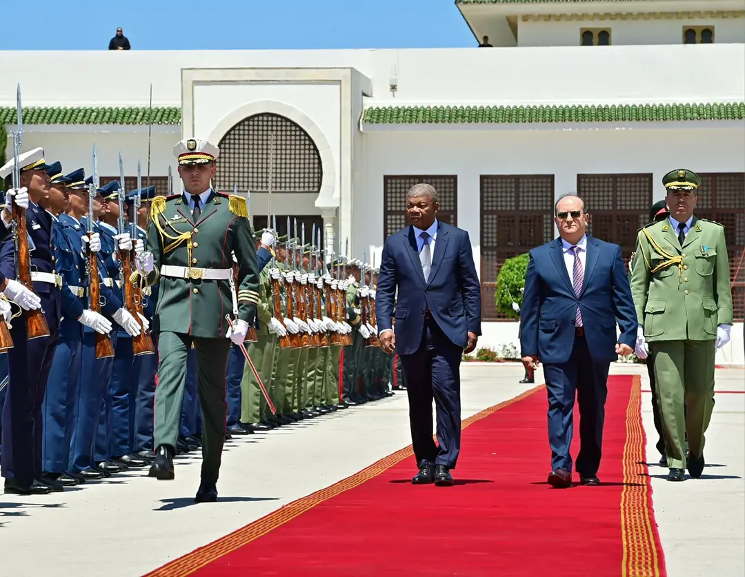 Le président angolais quitte Alger au terme d&rsquo;une visite d&rsquo;Etat