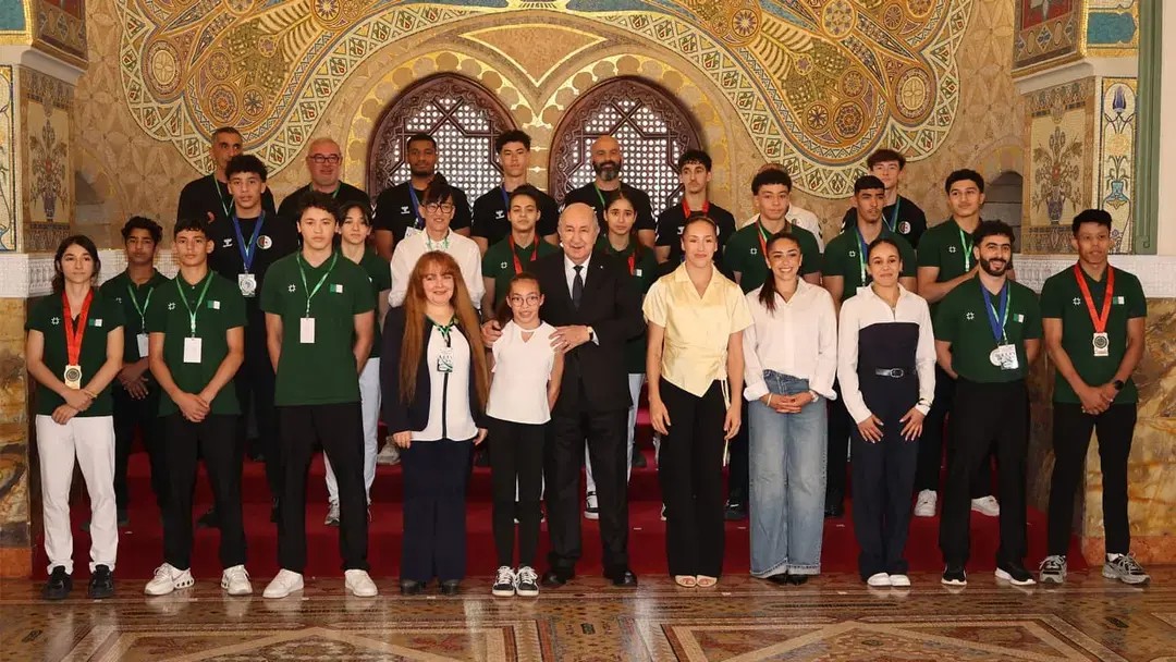 Le président de la République préside une cérémonie en l&rsquo;honneur des sportifs couronnés dans diverses compétitions continentales et mondiales