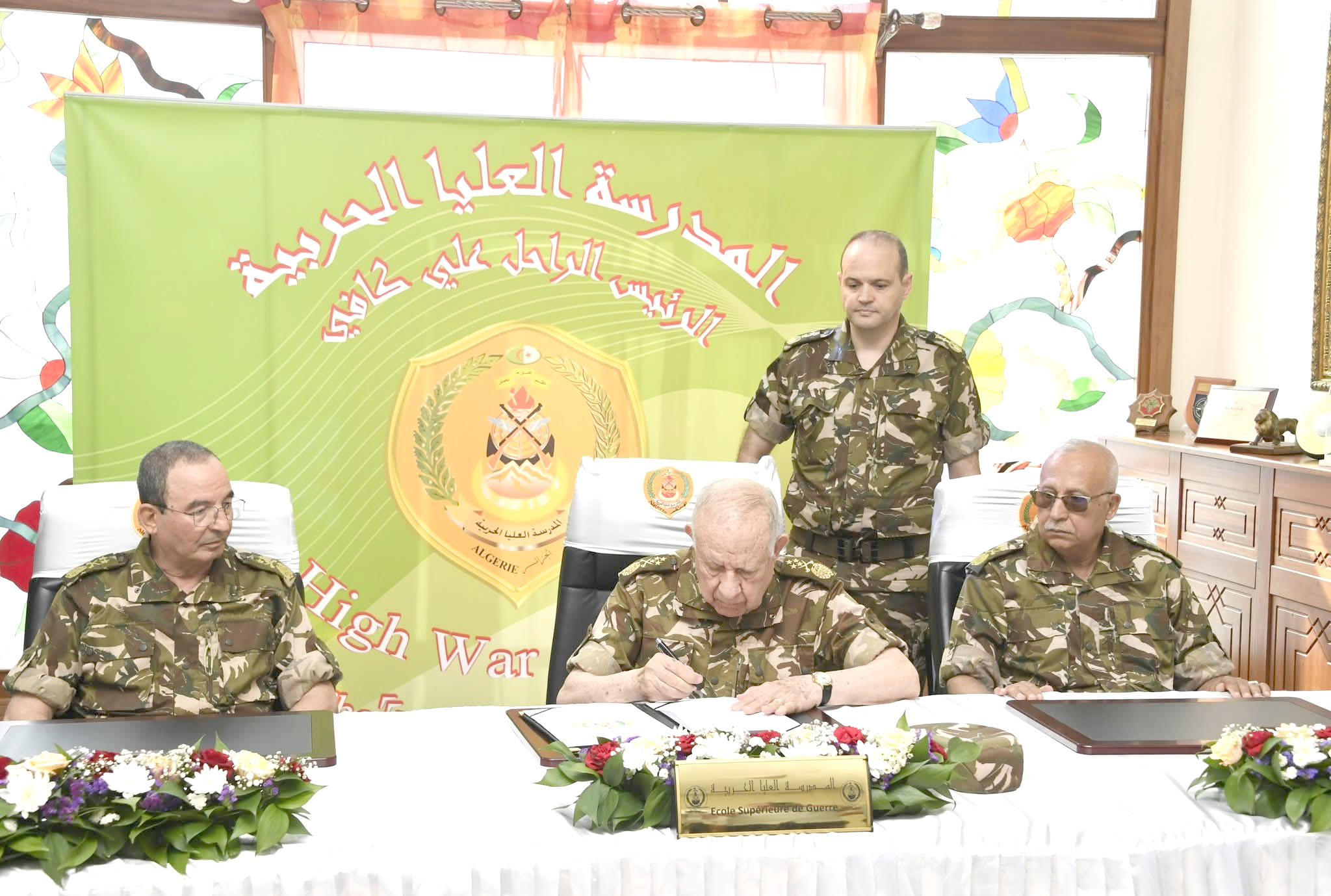 École supérieure de Guerre : le Général d&rsquo;Armée Chanegriha supervise l&rsquo;installation de son nouveau directeur