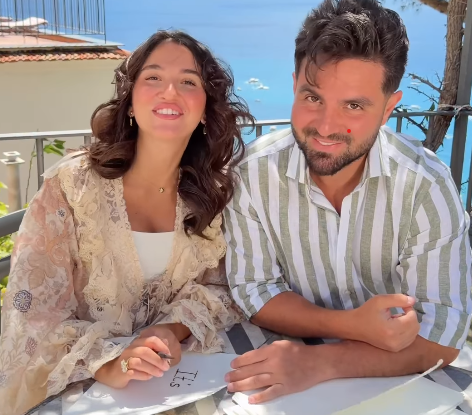 Une annonce qui fait le bonheur de la famille : Sara Al Waari, l’épouse de Ghaith Marwan, dévoile le sexe de son bébé