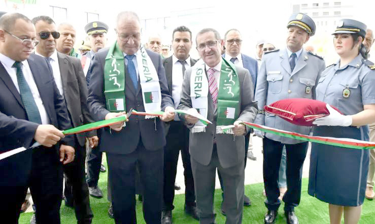 Le Général major Bakhouche inaugure le cercle régional des douanes de Constantine