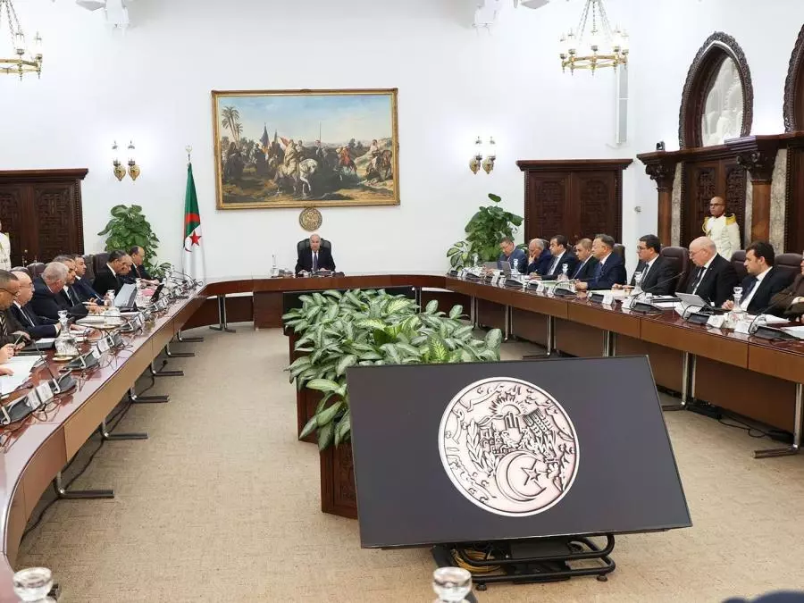 Le président de la République préside une réunion du Conseil des ministres