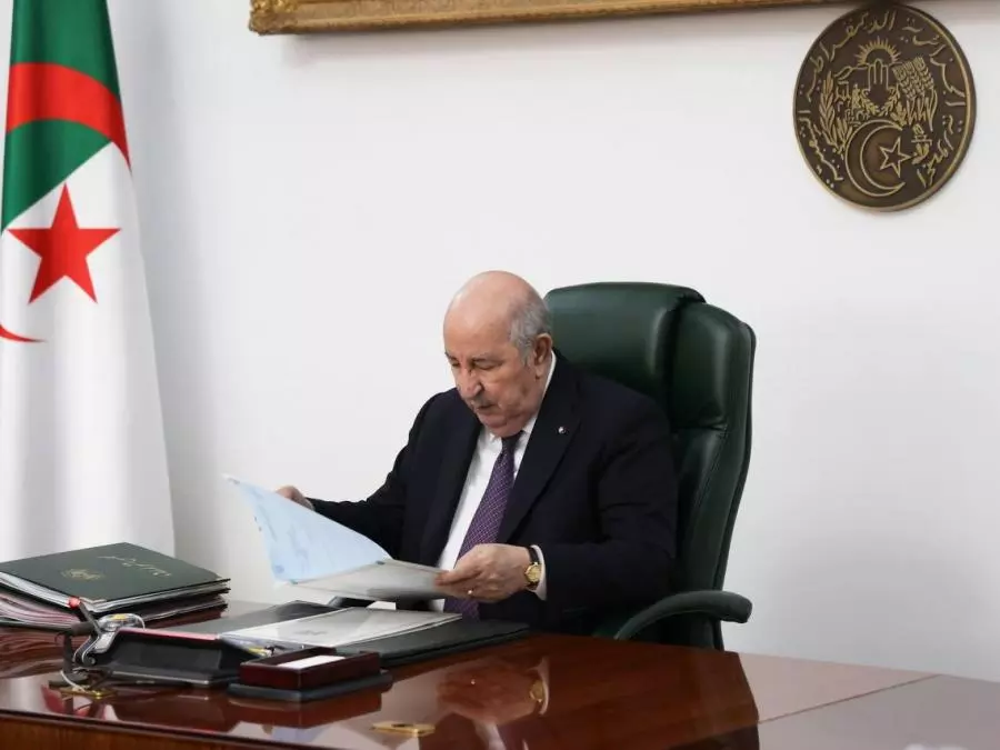 Le président de la République préside une réunion du Conseil des ministres