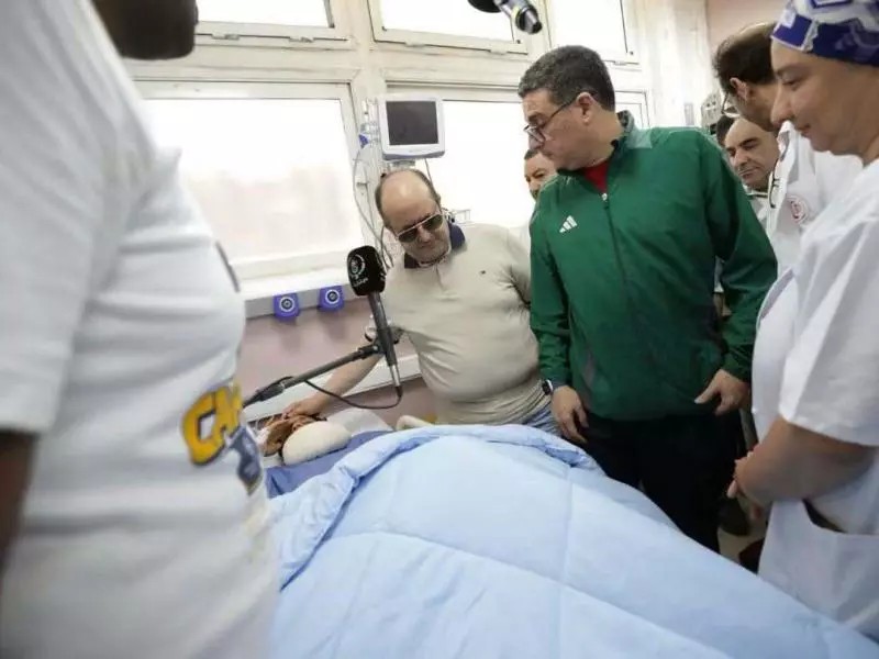 Accident de bus à Boumerdès : le Premier ministre, au chevet des blessés, insiste sur leur prise en charge optimale