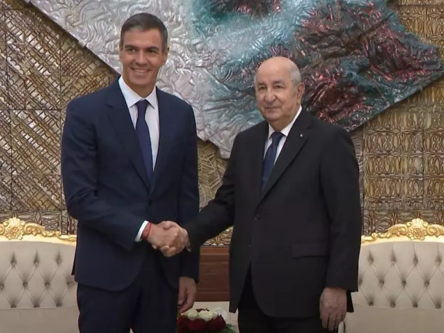 Le président de la République s&rsquo;entretient en tête-à-tête avec le président du Gouvernement d&rsquo;Espagne