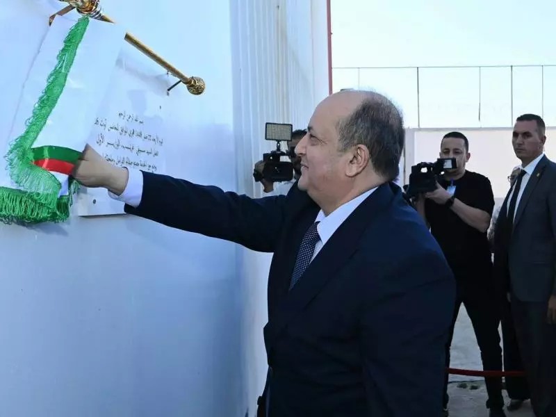 Chargé par le président de la République, le Premier ministre inaugure une usine de production de plaquettes de frein à Réghaïa