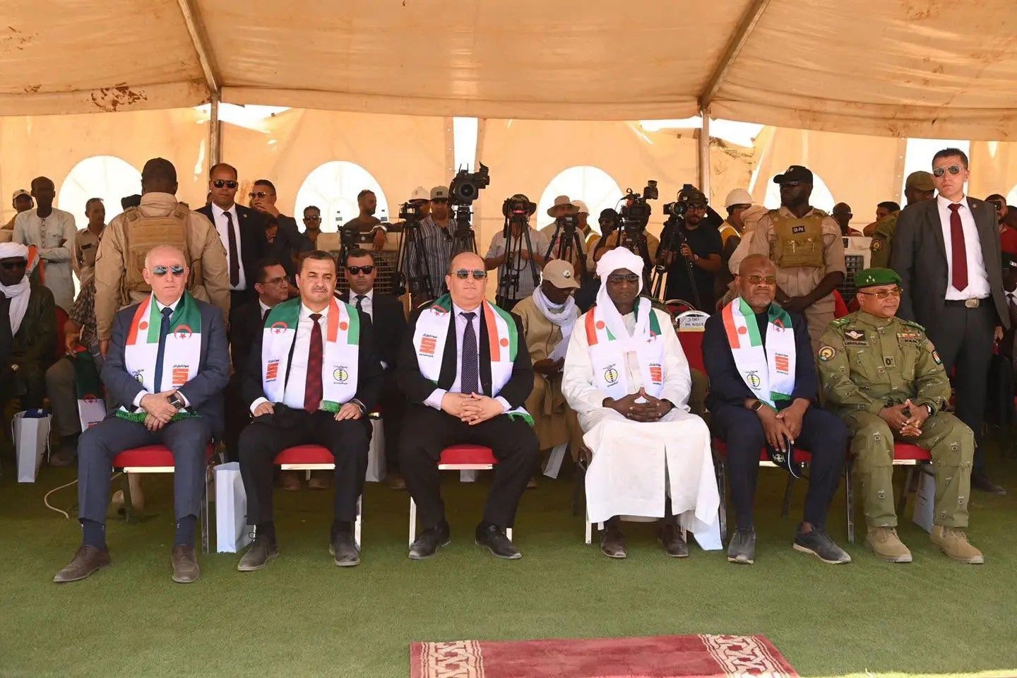 Le Premier ministre copréside avec son homologue nigérien le lancement des travaux de forage du puits d&rsquo;exploration Kafra Sud-Est 1