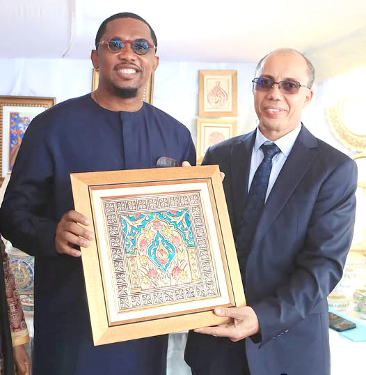 L’artisanat algérien à l’honneur au 9e SIARC de Yaoundé : L’Ambassadeur d’Algérie reçoit Eto’o