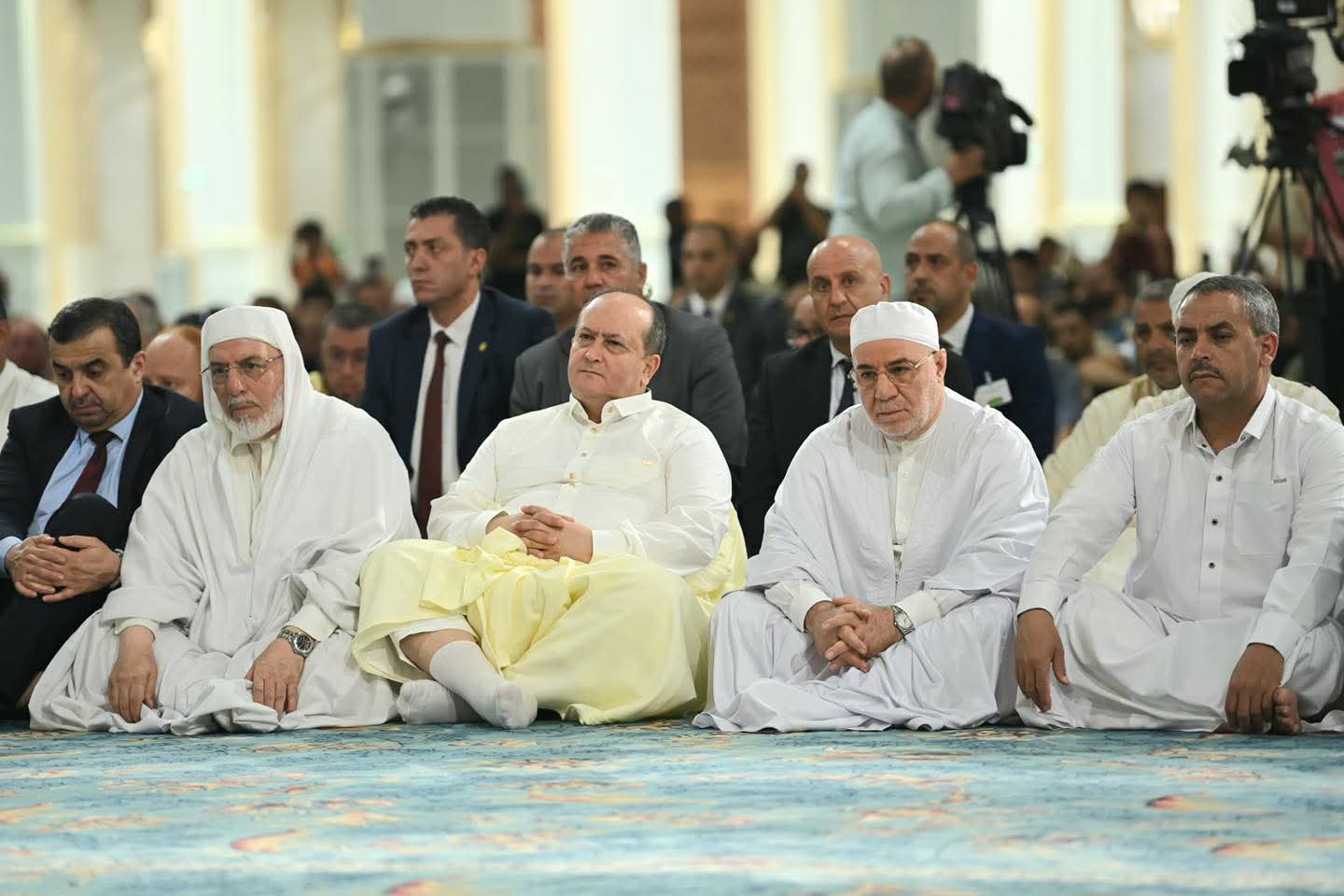 Célébration du Mawlid Ennabaoui Ech’Charif : Le Premier ministre honore les lauréats du concours de mémorisation du Saint Coran