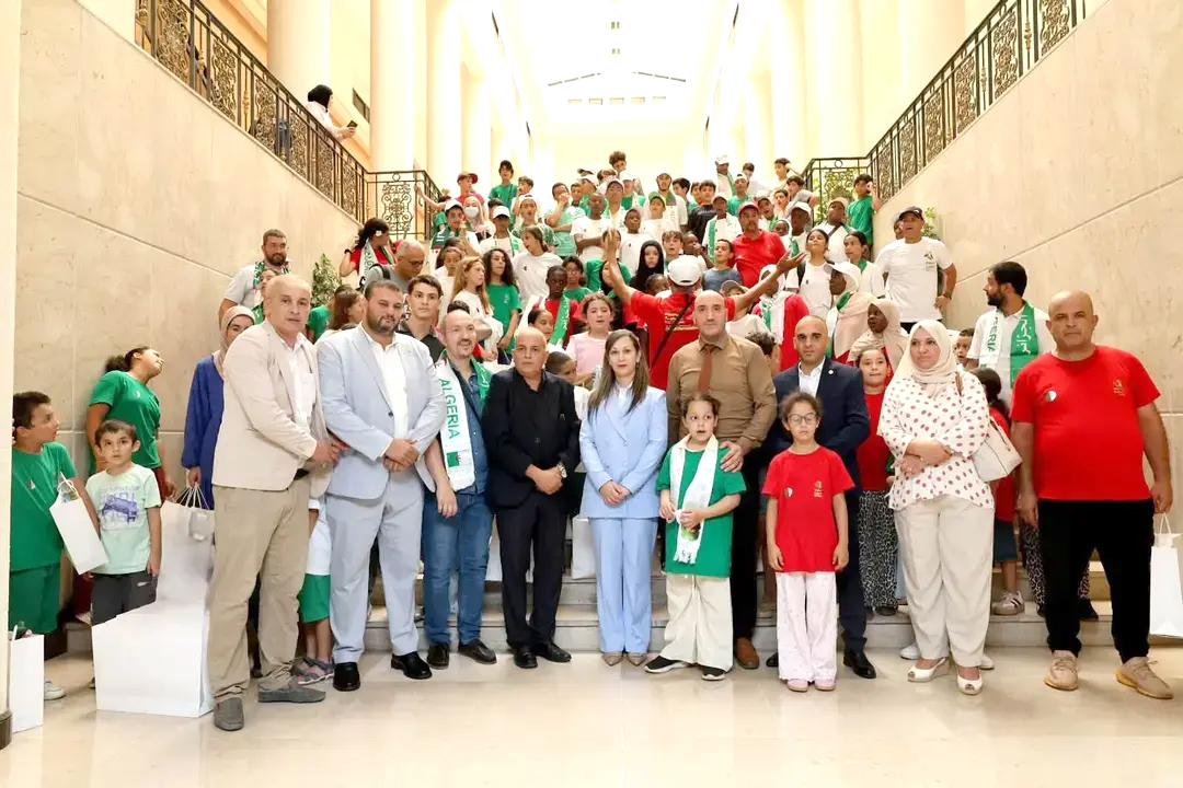 La présidente de l&rsquo;APN reçoit une délégation d&rsquo;enfants de la diaspora et de la wilaya d&rsquo;In Salah