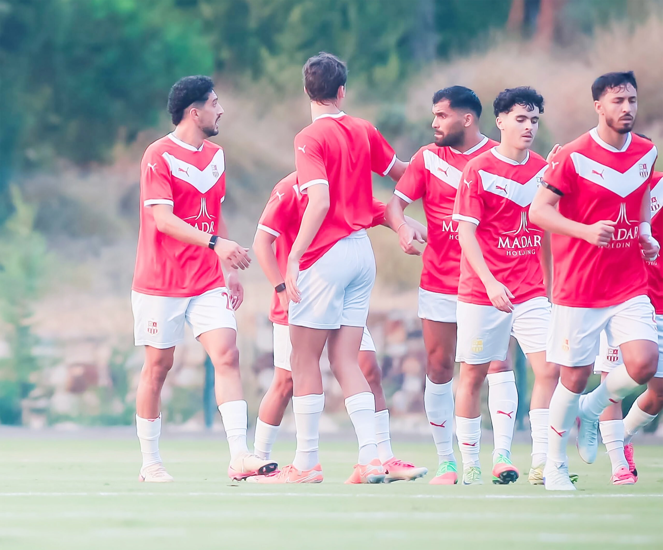 CR BELOUIZDAD / Bouchar, Meziane, Tkaont repris les entraînements , Maâloul se réjouit du retour des blessés