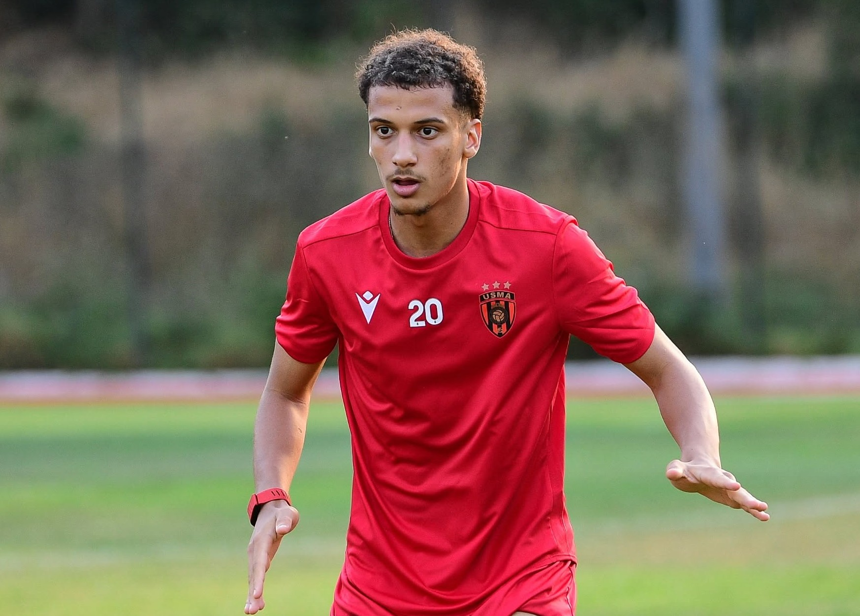 USM ALGER / Conflit clos entre le joueur et la direction du club : Mahrouz s’excuse et réintègre le groupe à Tabarka