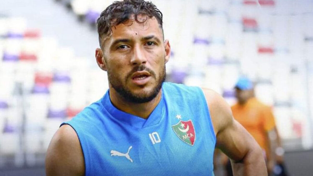 Youcef Belaili sort de sa réserve et défie le MCA :«S’il a un contrat qu’il l’exhibe et le dépose à la FIFA»