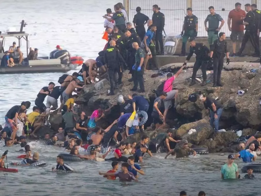 Au moins 67 morts dans les afflux de migrants irréguliers du Maroc vers Ceuta en Espagne