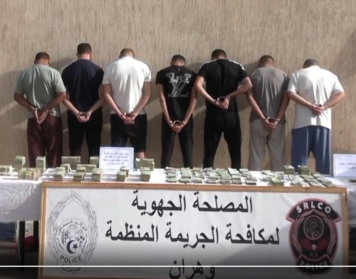 Oran: Démantèlement d&rsquo;un réseau criminel organisé spécialisé dans l&rsquo;escroquerie à l&rsquo;achat-vente de véhicules