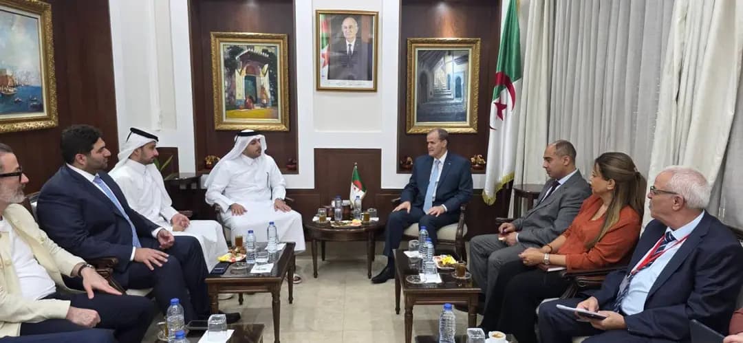 Rezig examine avec des hommes d&rsquo;affaires qataris les moyens de développer le partenariat économique
