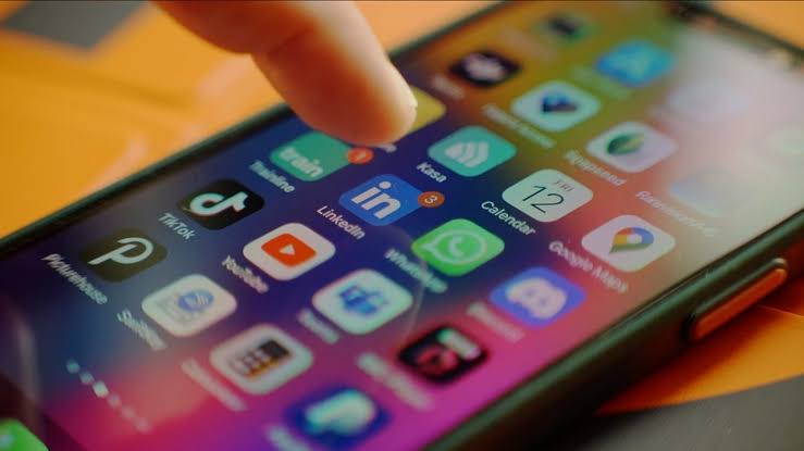 Sur les réseaux sociaux… : les Algériens apportent leur soutien