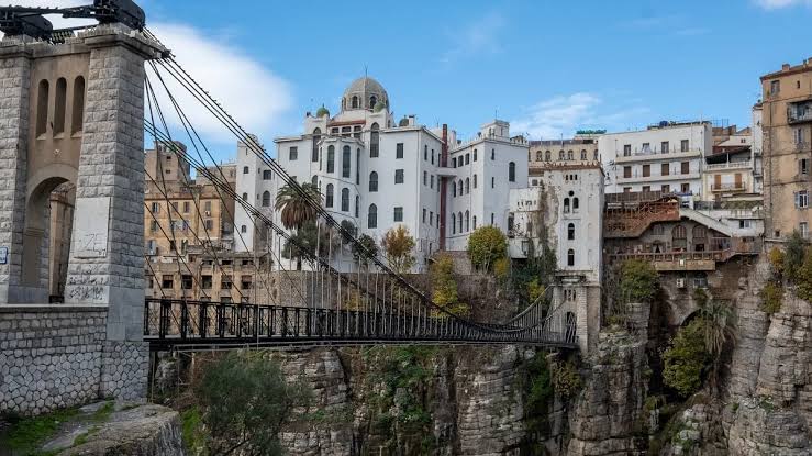 Evasion, à la découverte des Trésors de l’Algérie, Constantine : « La ville des ponts suspendus »